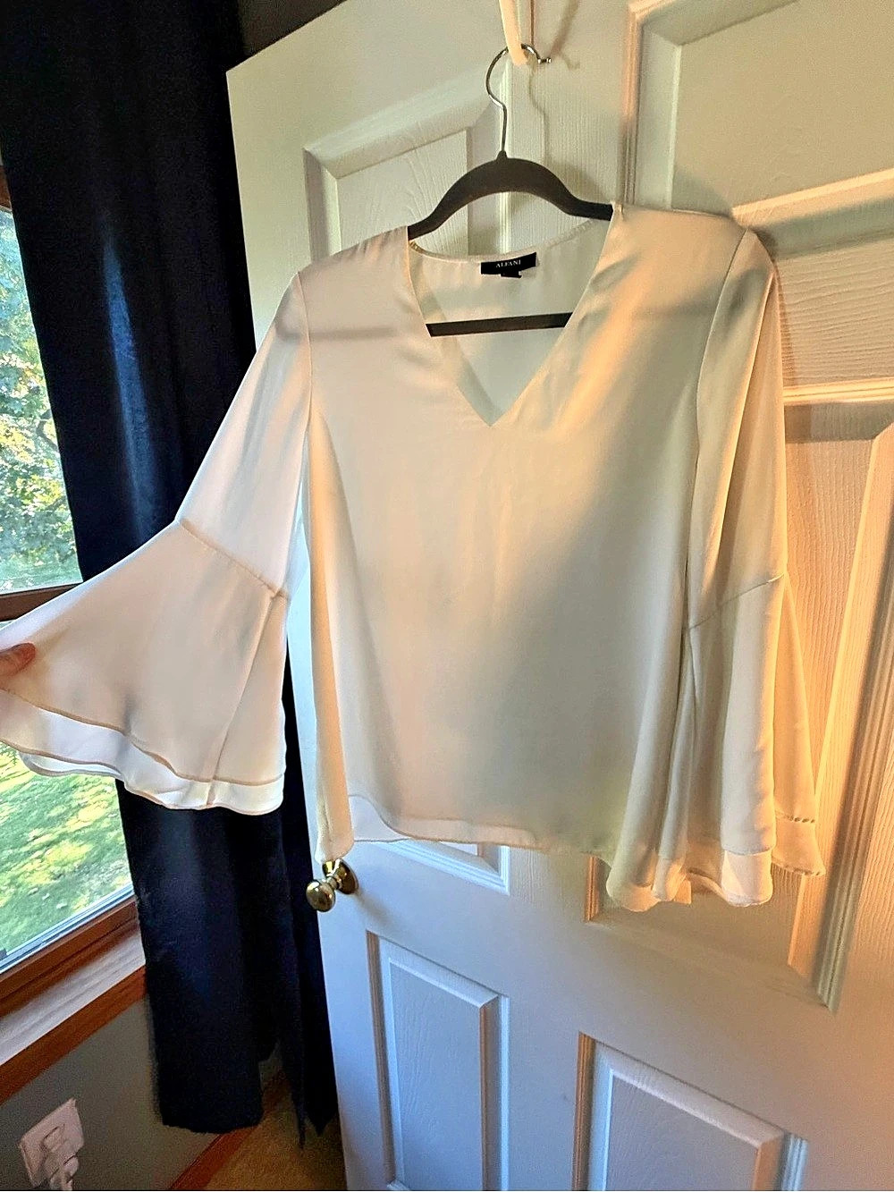 ALFANI Bell Sleeve V-Neck Blouse White Size 8